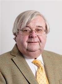 Photograph of Councillor Andrew Hart